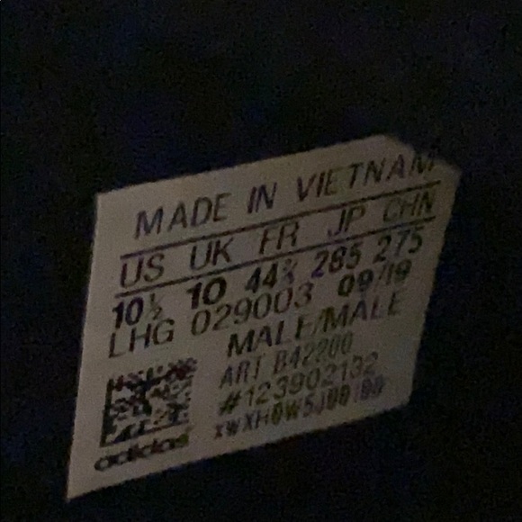 Adidas NMD_R1 ⚠️Mismatched size⚠️ - Picture 5 of 7